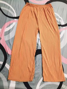 Pleated Wide-Leg Pants