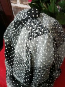 Patterned Cap Condition Very Good