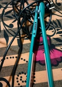 Vega Hair Straightener