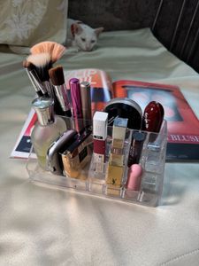 Makeup organizer