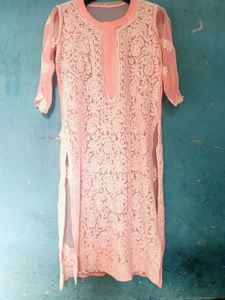 Elegant Pink Embroidered Kurta