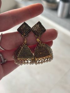 SET OF 5 anti-tarnish earrings