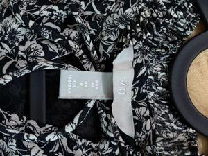 H&amp;M Sleeveless Black &amp; White Floral Top