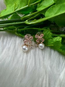 PACK OF 4 STUDS