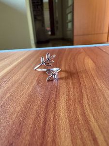 Delicate Rose Gold Leaf Design Adjustable Ring