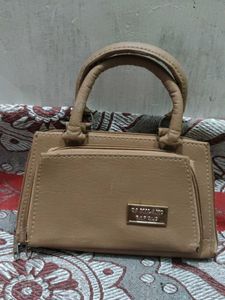 Stylish Tan Handbag