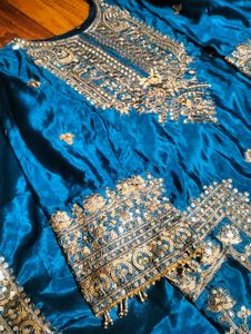 😍Stunning Teal Embroidered Kurta Set