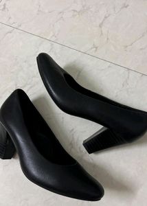 Black Formal Pumps