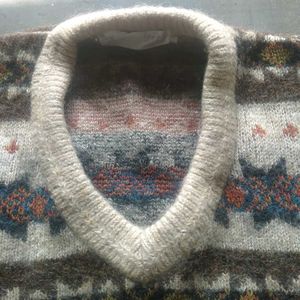Vintage Patterned V-Neck Knit Sweater