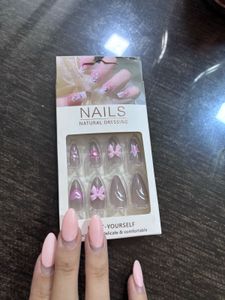 Almond Artificial nails