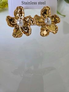 Gold Flower Pearl Stud Earrings