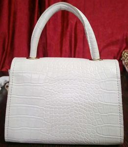 Stylish White Croco Texture Handbag