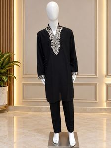 Men's Embroidered Kurta Set