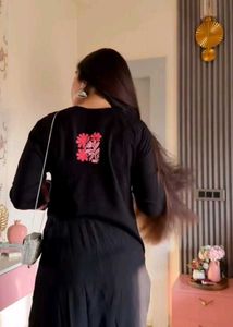 🌸 Glow in Threads – Chikankari, Reimagined Kurta
