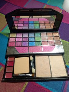 Eyeshadow palette