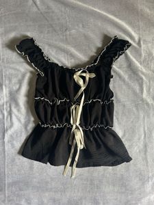 Cute Black &amp; White Tie-Front Top