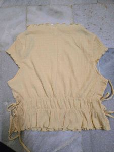 H&amp;M Cute Yellow Textured Top