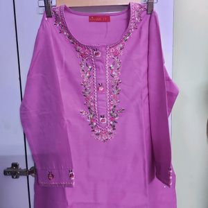 Floral Embroidery Kurta And Pant Set