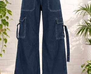 Women's Wide-Leg Cargo Jeans
