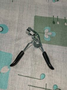 Press-On Nails Set with eyes curler
