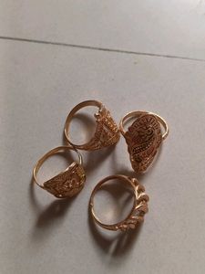 Set of 4 Elegant Gold Rings