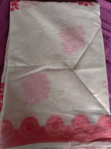 Elegant Cream Saree with Pink Motifs
