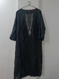 W Embroidered Kurta