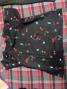 Chic Black Floral Print Top