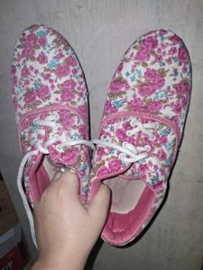 Floral Print Lace-Up Canvas Shoes