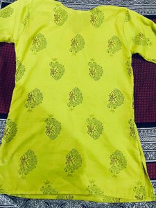 Vibrant Green Printed short kurti 🌿
