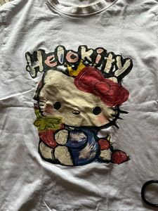hello kitty tshirt😽😽😽😽