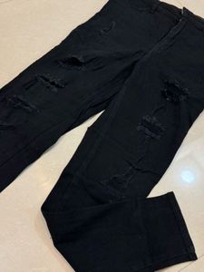H&amp;M ‼️ Ripped Skinny Curvy Jeans - 32