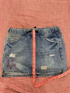Cute Denim Skirt with Star Detail
