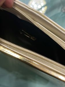 Chic White Croc Embossed Shoulder Bag