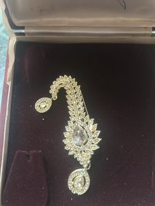 Elegant Paisley Brooch