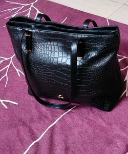 Mochi Women Black Tote bag