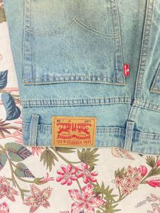 Levi's Light Wash Jeans