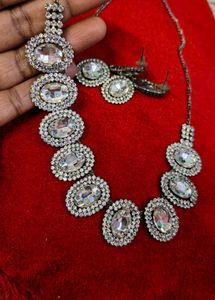 Elegant Crystal Necklace &amp; Earring Set