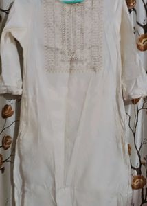 Elegant White Kurta with Embellished Neckline
