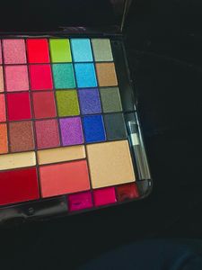 Lakyou Beauty Makeup Pallet