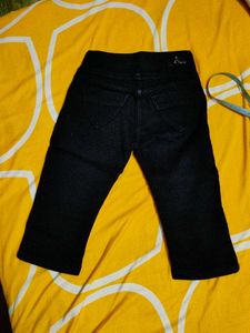 Black Capri Jeans