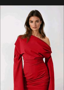 Elegant Red One-Shoulder Ruched Dress