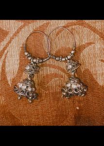Big combo of 5 Earrings and pendant