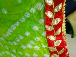 Bandhani Dupatta almost new