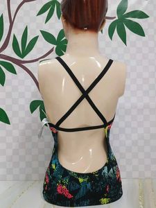 (900)Nabaiji Swimsuit - Size M