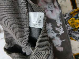 Graffiti Print Cropped Sweatshirt