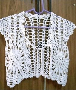 Cute White Neted Soft Woolen Short Shrug