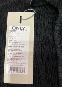 ONLY Women Solid A-line top - Black
