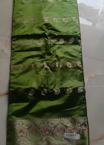 Elegant Green Saree with Maroon Border