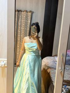 Elegant Light Blue Strapless Gown🦋🎀